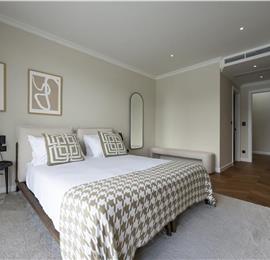 Selection of 5 bedroom seafront villas with heated pool on Ciovo near Trogir, sleeps 10